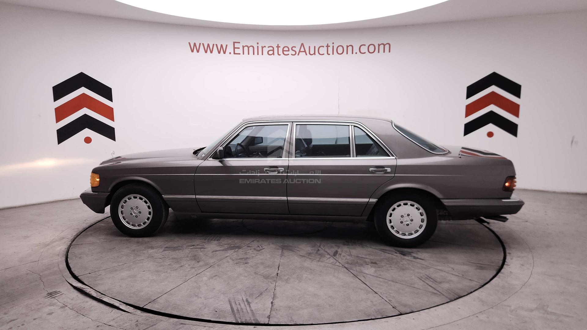 1990 MERCEDES SEL 560 VIN: WDBCA39E5LA531735