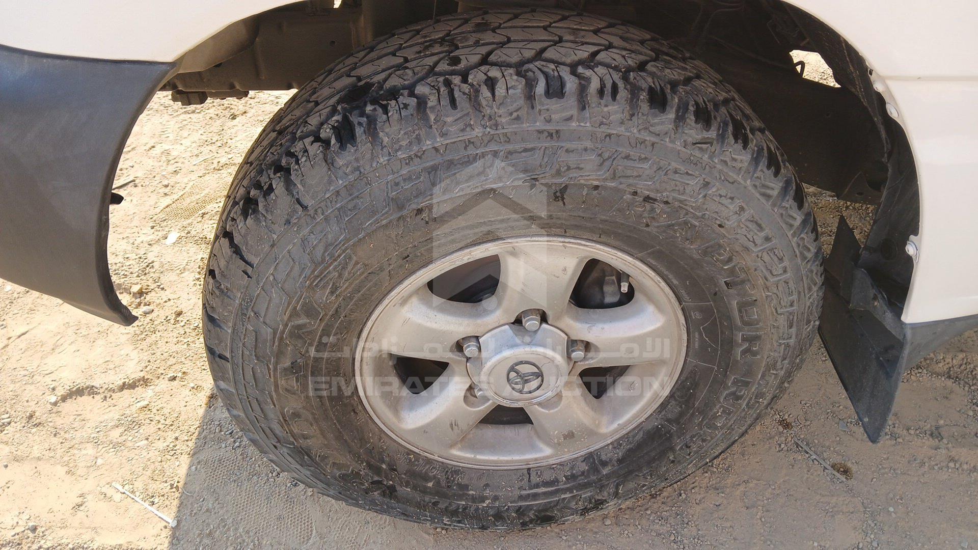 2002 TOYOTA LAND CRUISER VIN: JTEHT05J322021178