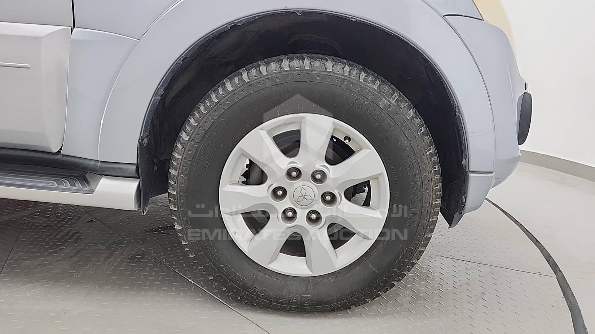 2012 MITSUBISHI PAJERO VIN: JMYLRV95WCJ703378