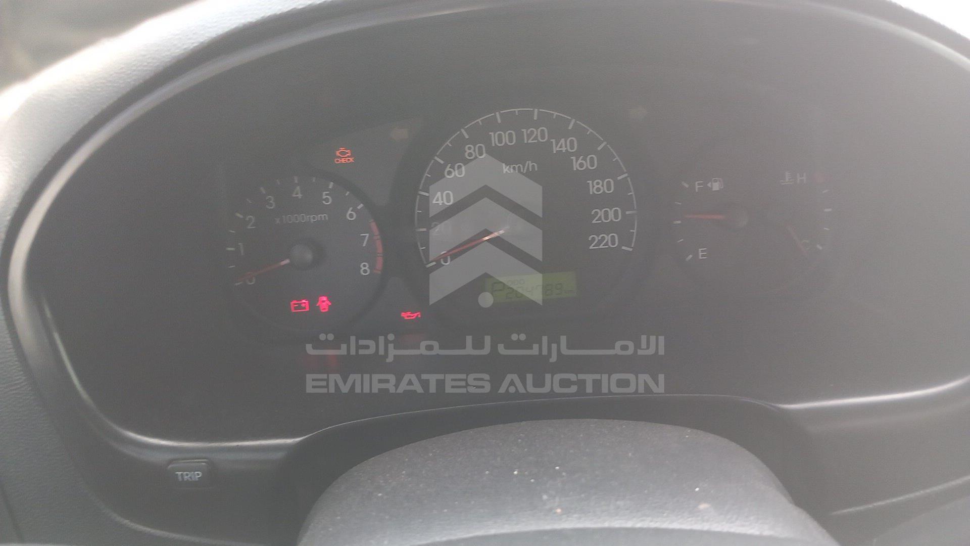 2015 HYUNDAI H1 VIN: KMHWG81R3FU643795