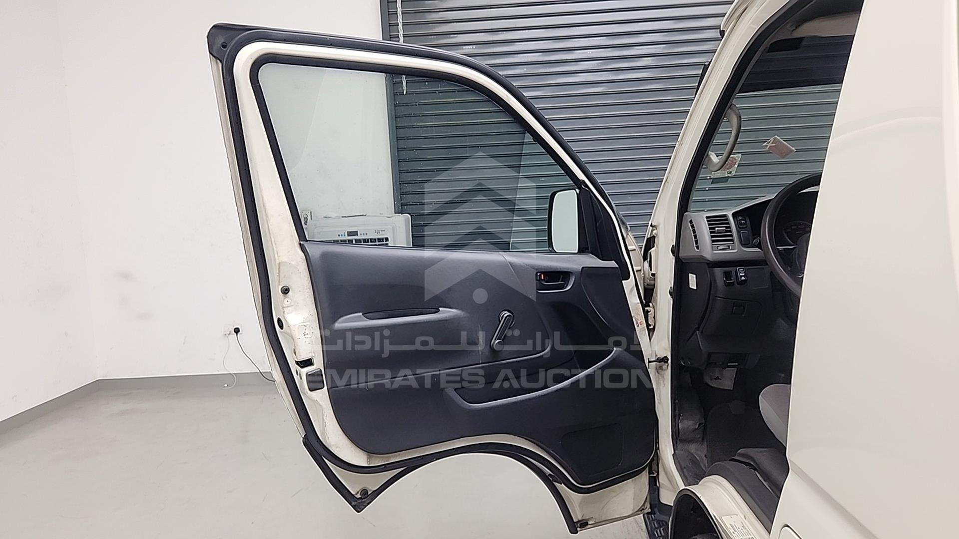 2007 TOYOTA HIACE VIN: JTGJX02P475007625