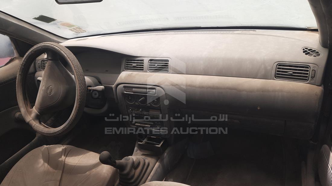 نيسان صني 1999 — زاوية واجهة الراكب الأمامي الأيمن — صورة 43