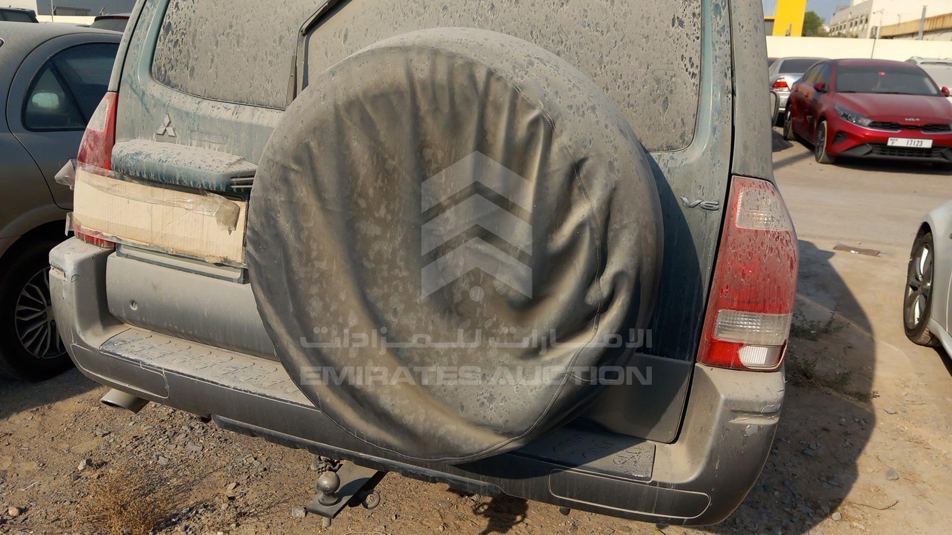 2005 MITSUBISHI PAJERO VIN: JE4MR62M05J708962