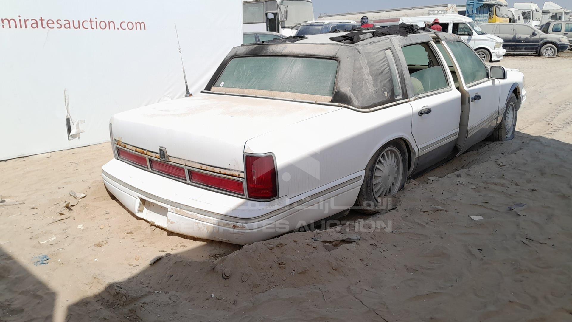 1995 LINCOLN TOWN VIN: 1LNLM83W5SY653293