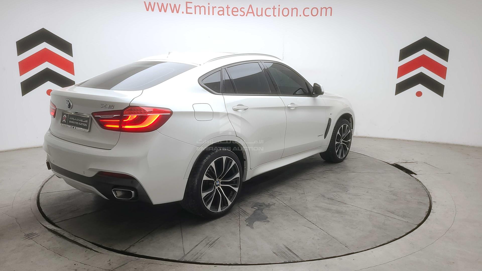 2018 BMW X6 VIN: WBAKU210XJ0Y35271
