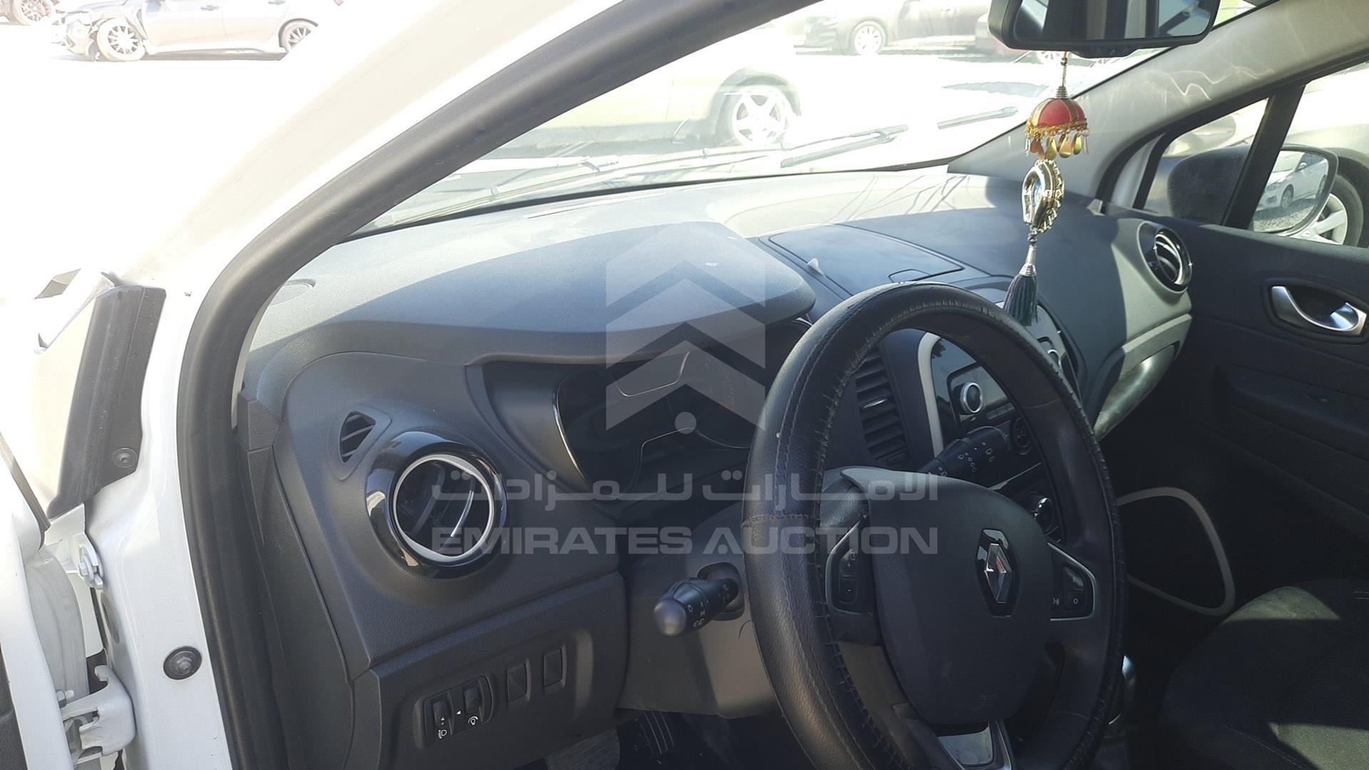 2019 RENAULT CAPTUR VIN: VF12RRJR1KW466020