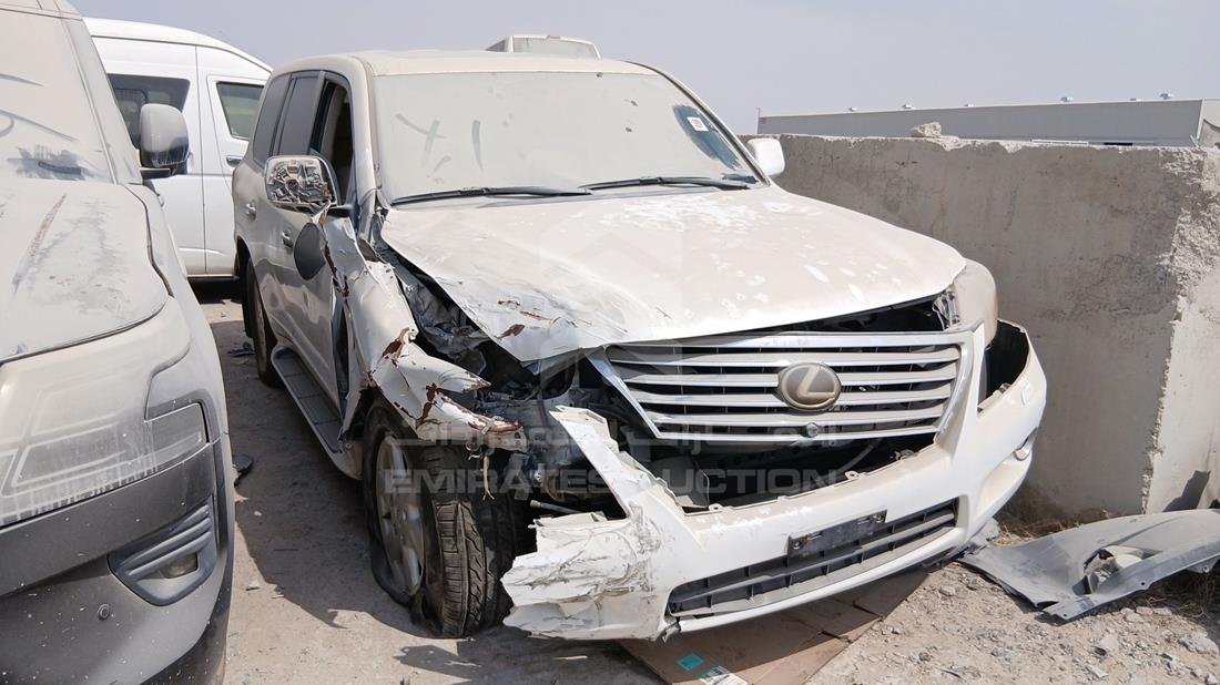 2009 Lexus LX 570 — Front Right Angle — Photo 9