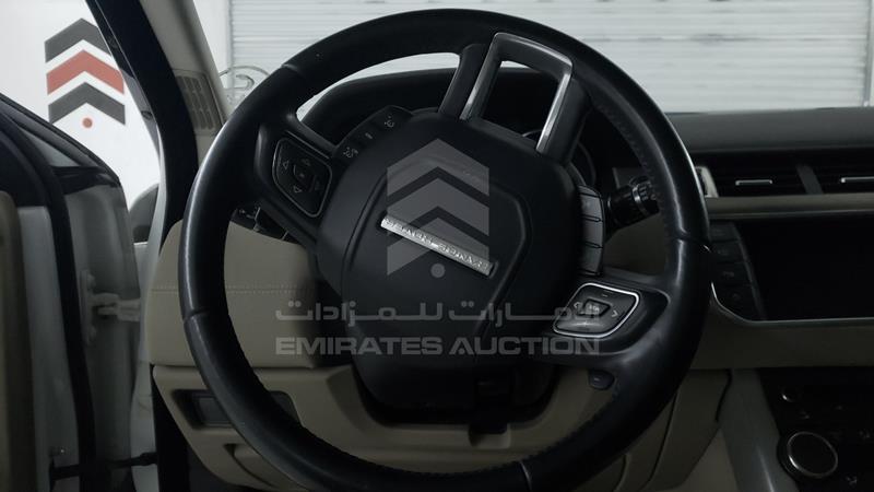 SALVA2BG4FH967657 Auction: EmiratesAuction Lot: 405169 SALVA2BG4FH967657 Range Rover Evoque 2015 WHITE Photo 13