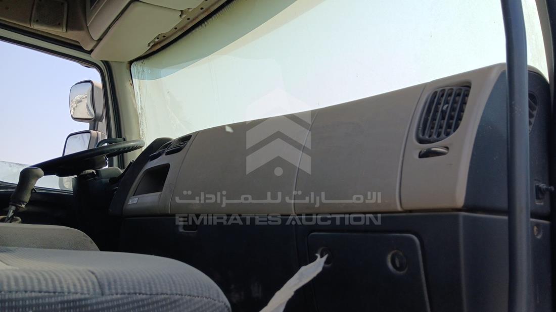 رينو 440 2014 — زاوية واجهة الراكب الأمامي الأيمن — صورة 21