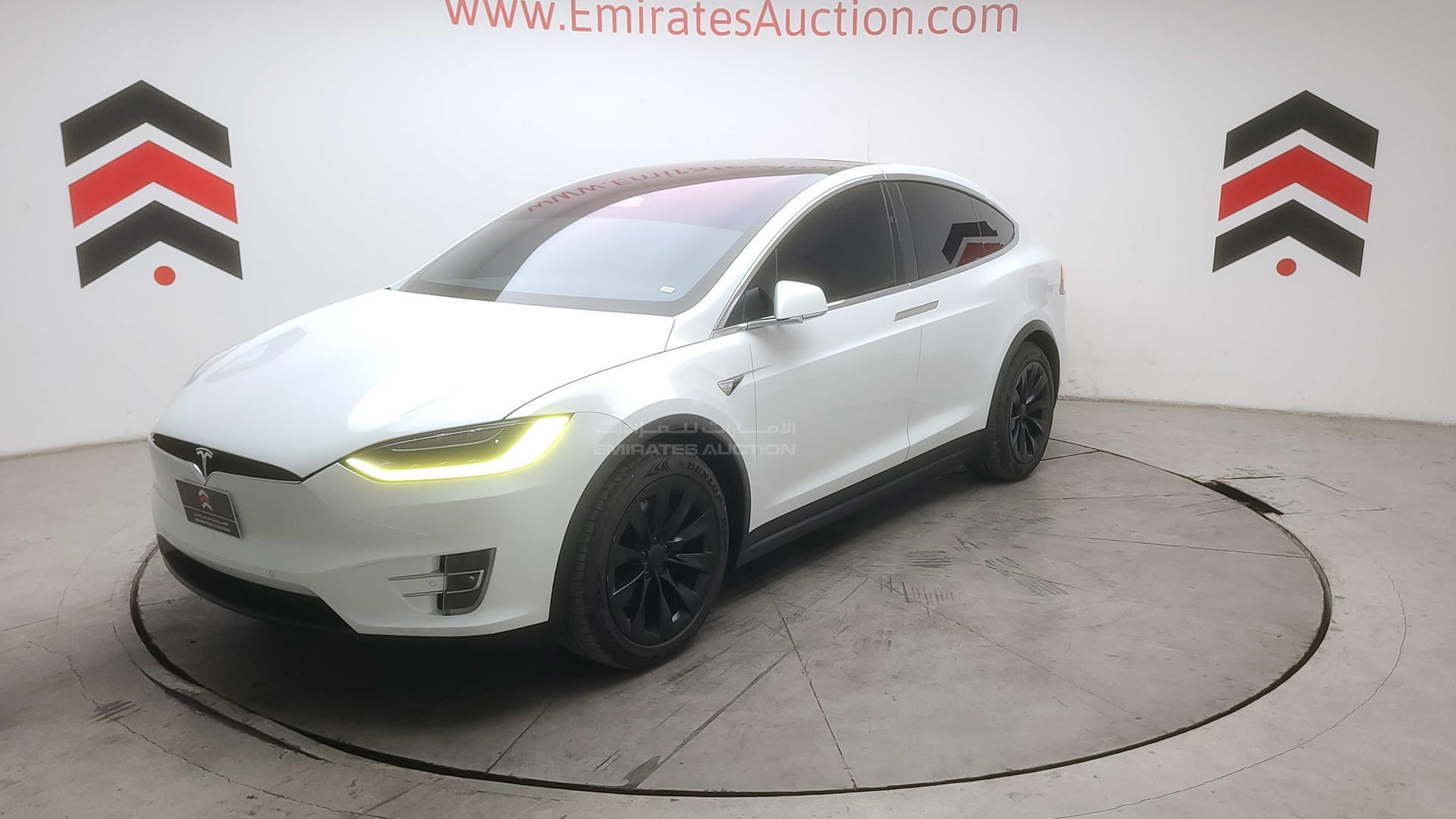 2018 TESLA MODEL X VIN: 5YJXCCE27JF116185