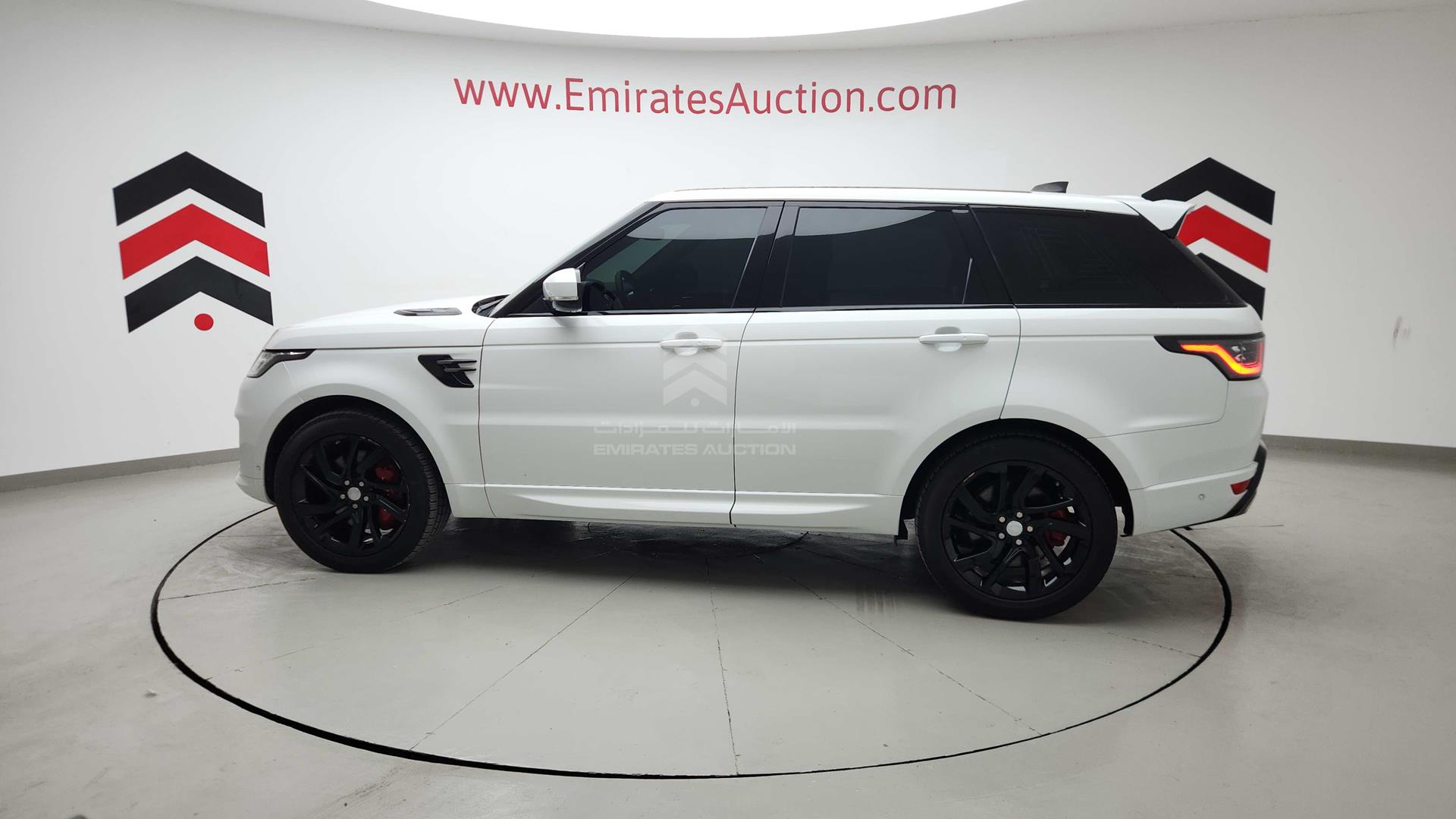 2018 RANGE ROVER SPORT VIN: SALWA2BE9JA182409