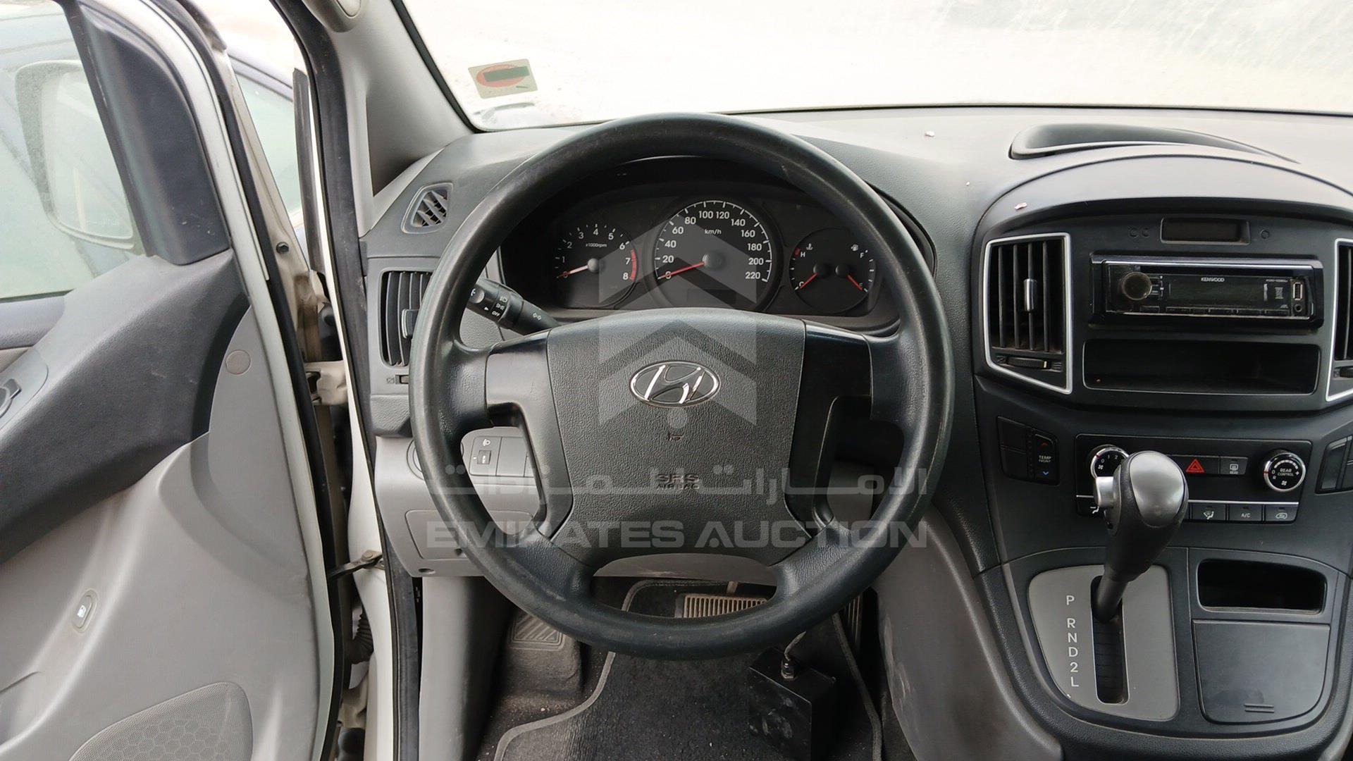 2019 HYUNDAI H1 VIN: KMJWA37R4KU016835