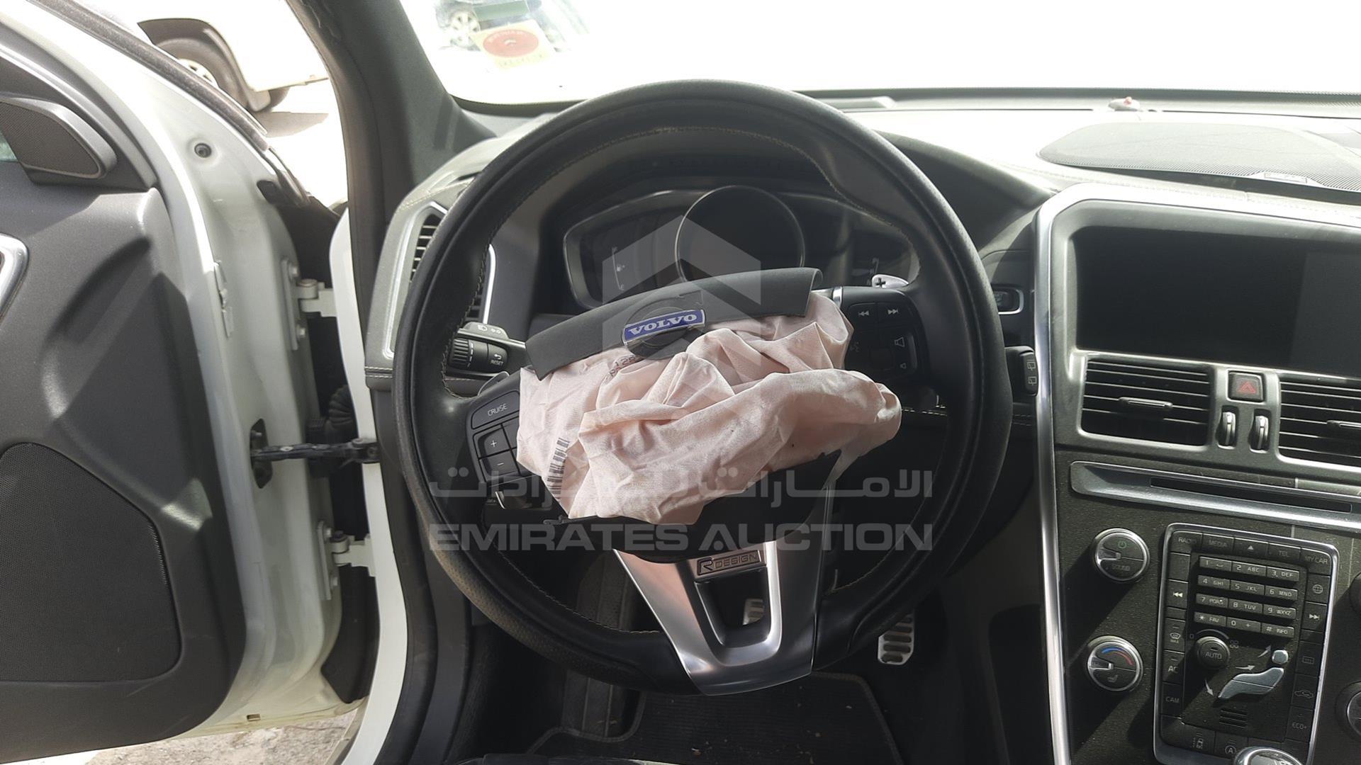 2014 VOLVO XC 60 VIN: YV140CDZ9E2602333