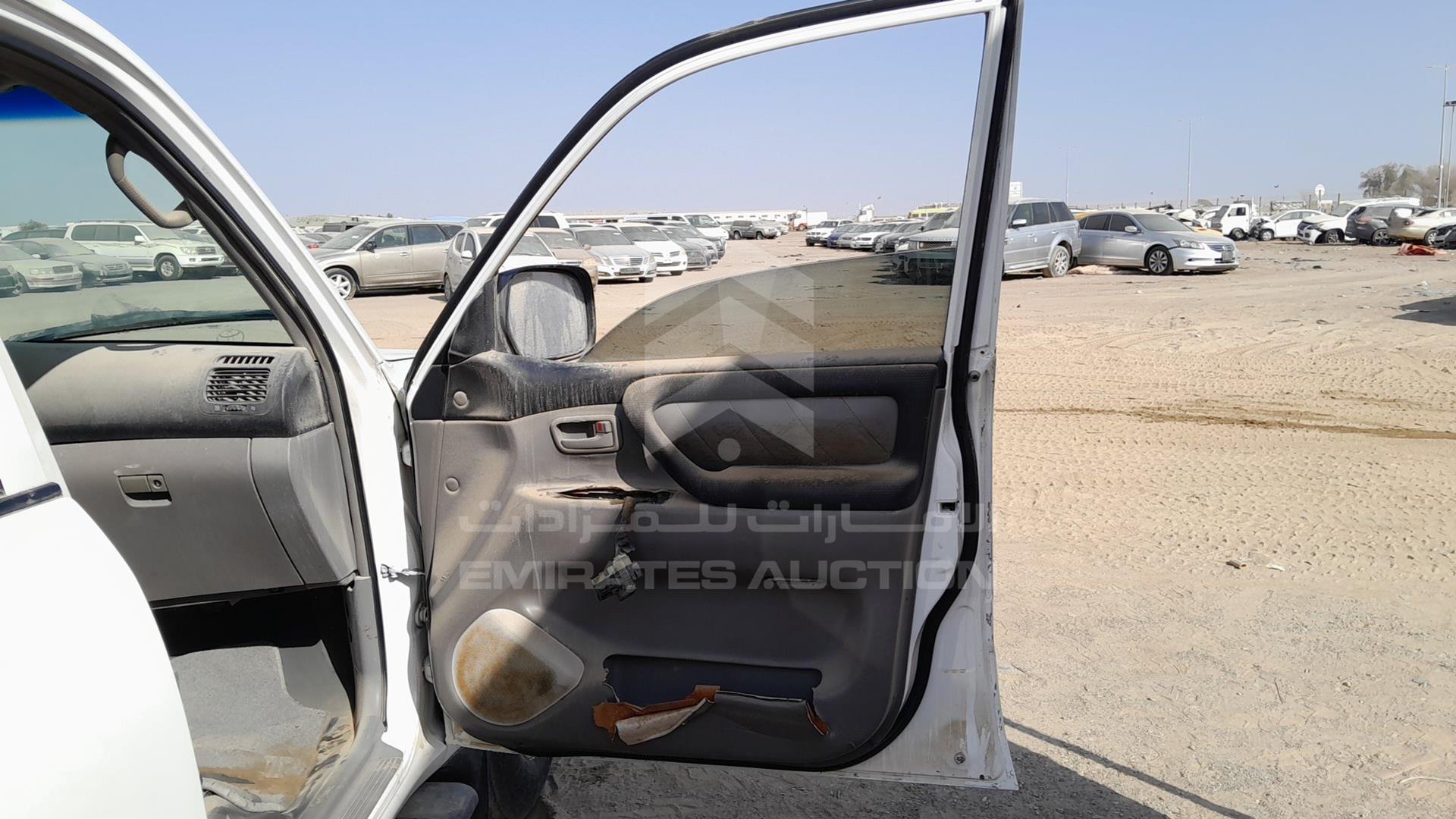 2007 TOYOTA LAND CRUISER VIN: JTGHJ01J273009558