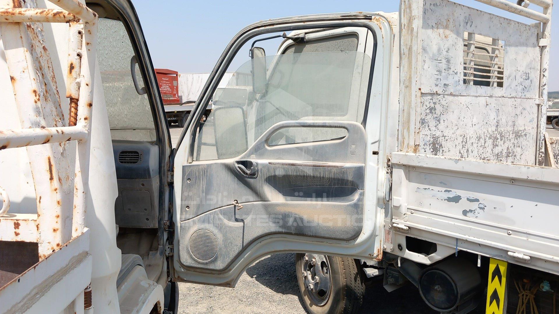 2005 HYUNDAI PICK UP VIN: KMFGA17FX5C022951