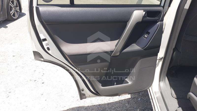 JTEBX9FJ7DK110252 Auction: EmiratesAuction Lot: 409139 JTEBX9FJ7DK110252 Toyota Land Cruiser Prado 2013 WHITE Photo 20