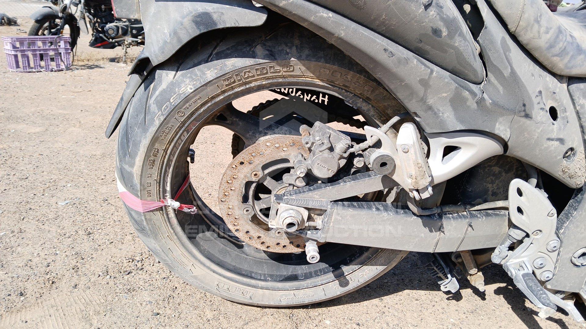 2011 SUZUKI MOTORBIKE VIN: JS1CK111300100087
