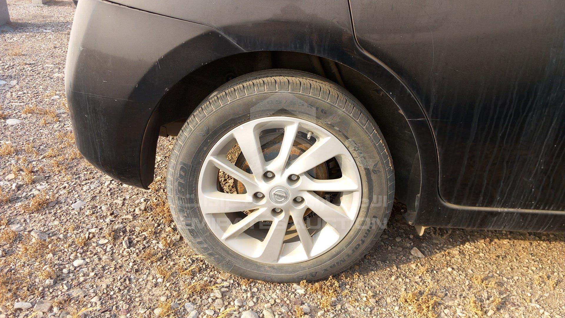 2015 NISSAN TIIDA VIN: MNTBC2C94F6006632