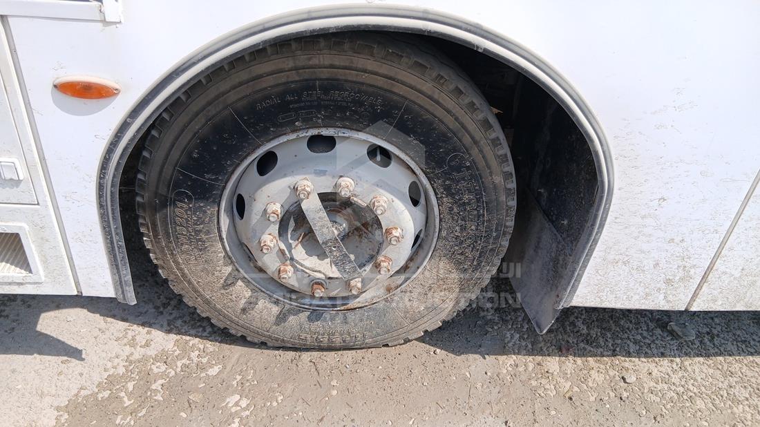 تاتا حافلة 2015 — الإطار الأمامي الأيسر — صورة 29