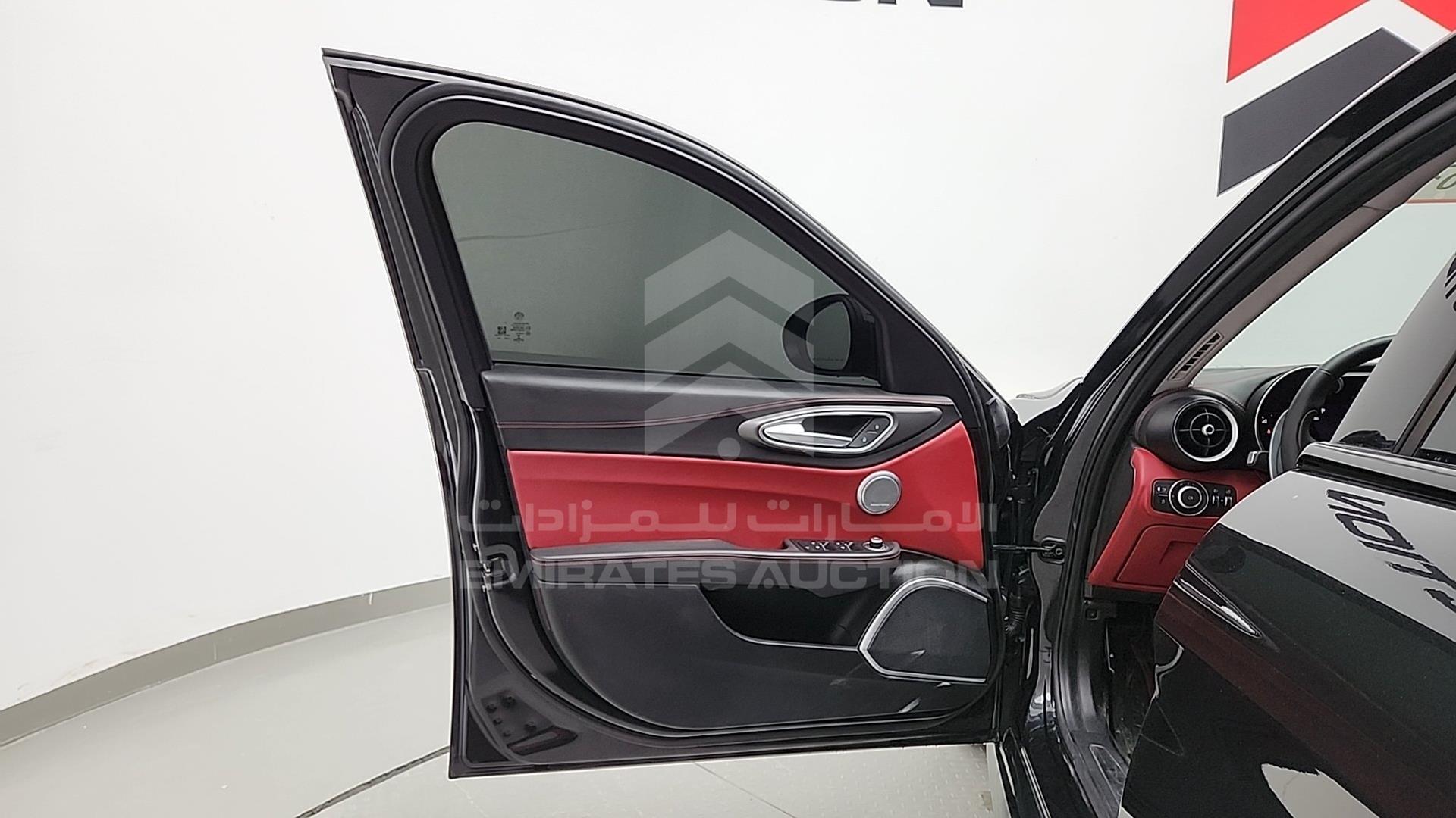 2019 ALFA ROMEO GIULIA VIN: ZAREAFDN7K7612658