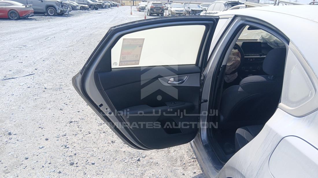 كيا سيراتو 2023 — الباب الخلفي الأيسر — صورة 18