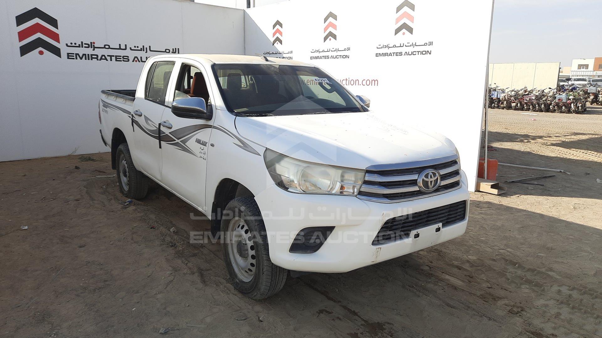 2017 TOYOTA HILUX VIN: MR0DX8CDXH0400056