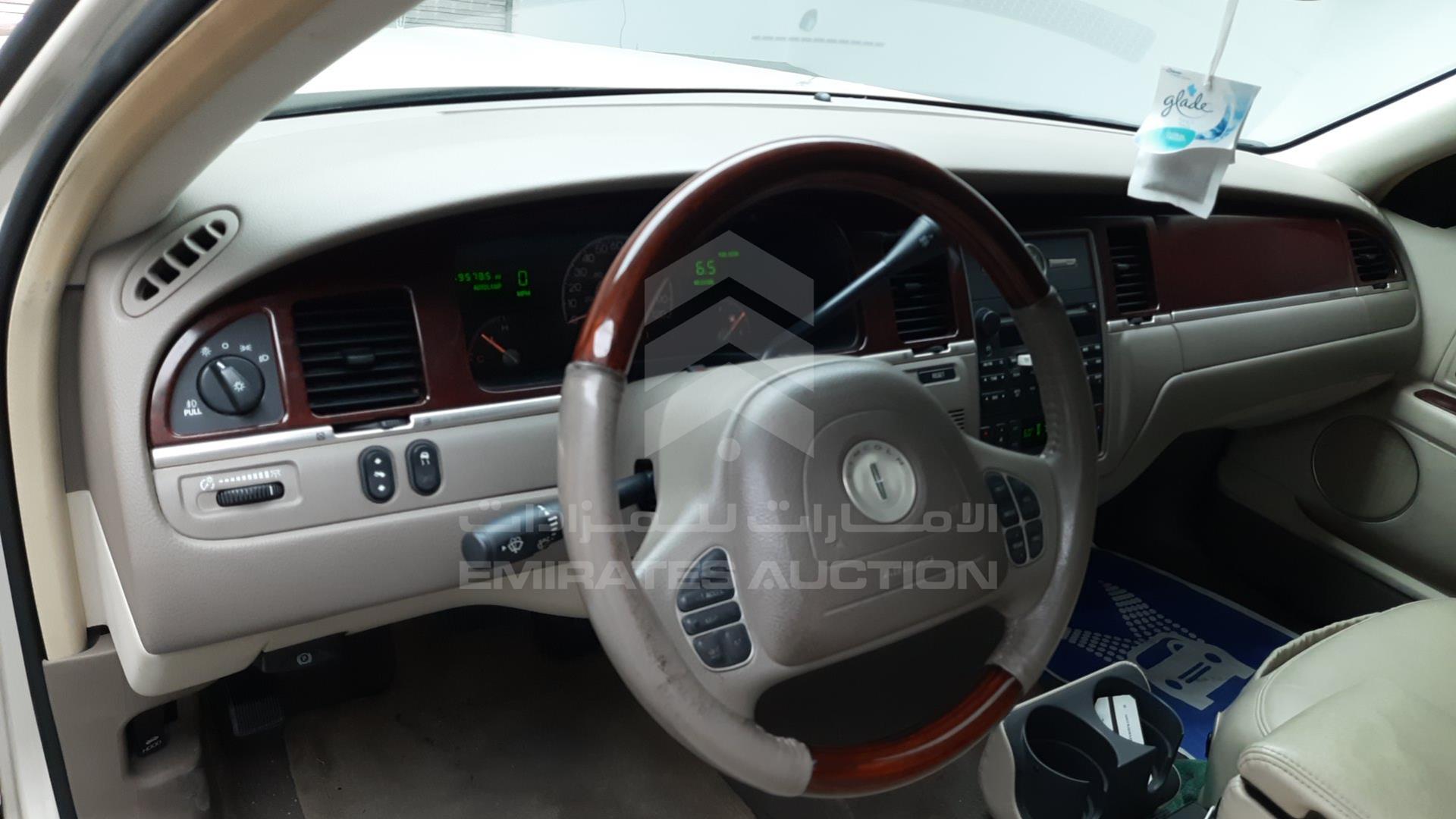 2003 LINCOLN TOWN CAR VIN: 1LNHM83W83Y634762