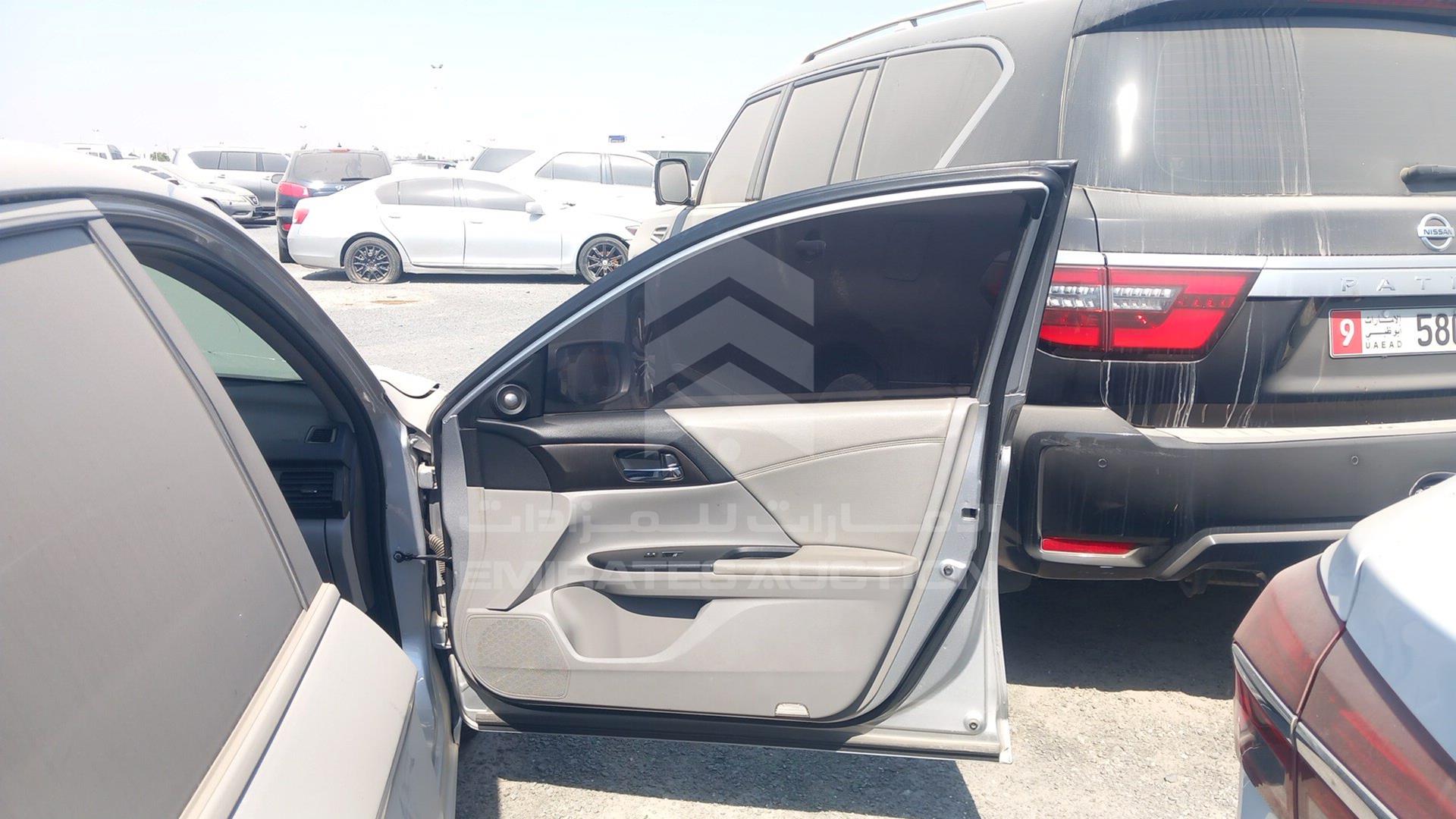 2013 HONDA ACCORD VIN: 1HGCR3F87DA047156