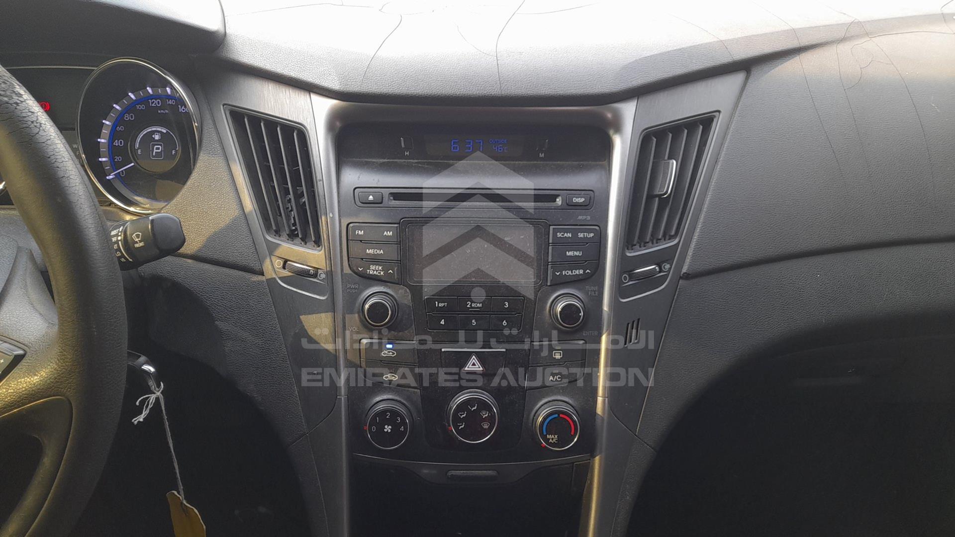 2014 HYUNDAI SONATA VIN: KMHEB41C7EA624942