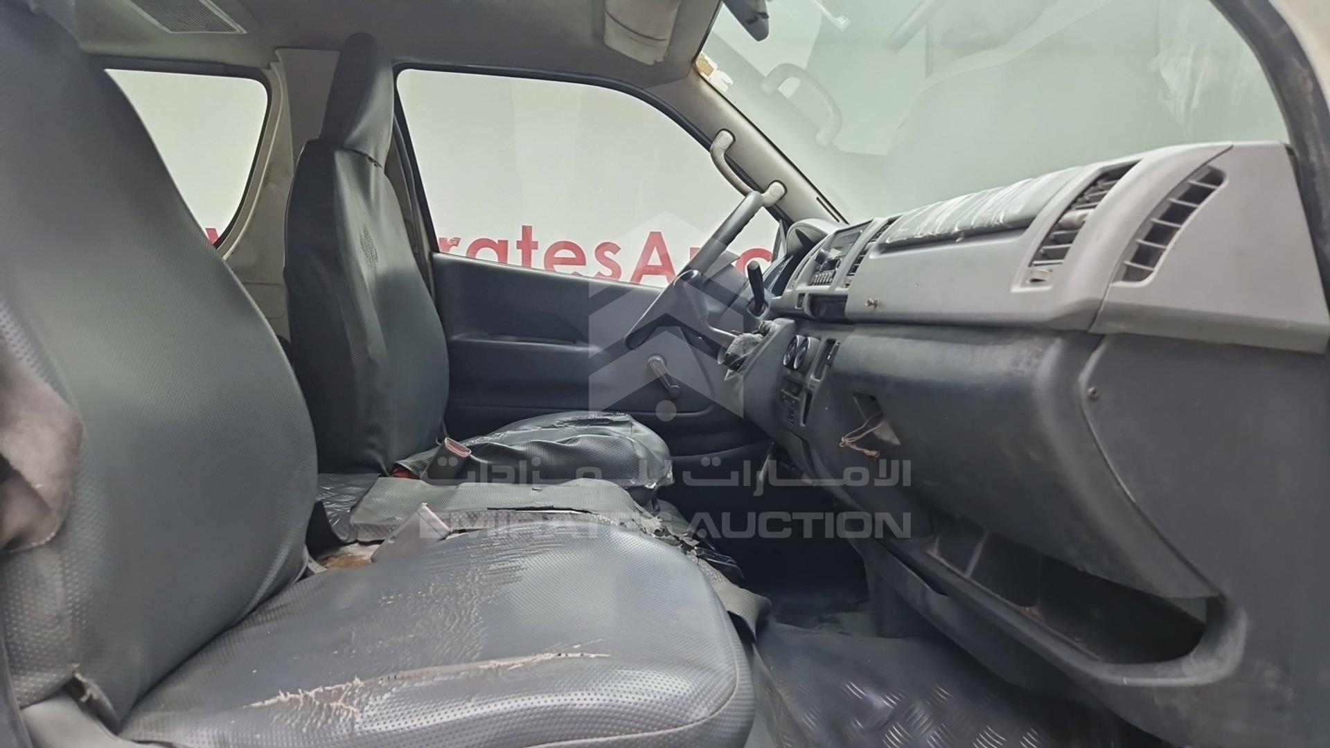 2009 TOYOTA HIACE VIN: JTGJX02P590021694