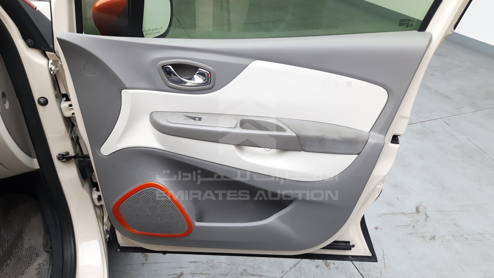 2015 RENAULT CAPTUR VIN: VF12RRHEXFW528782