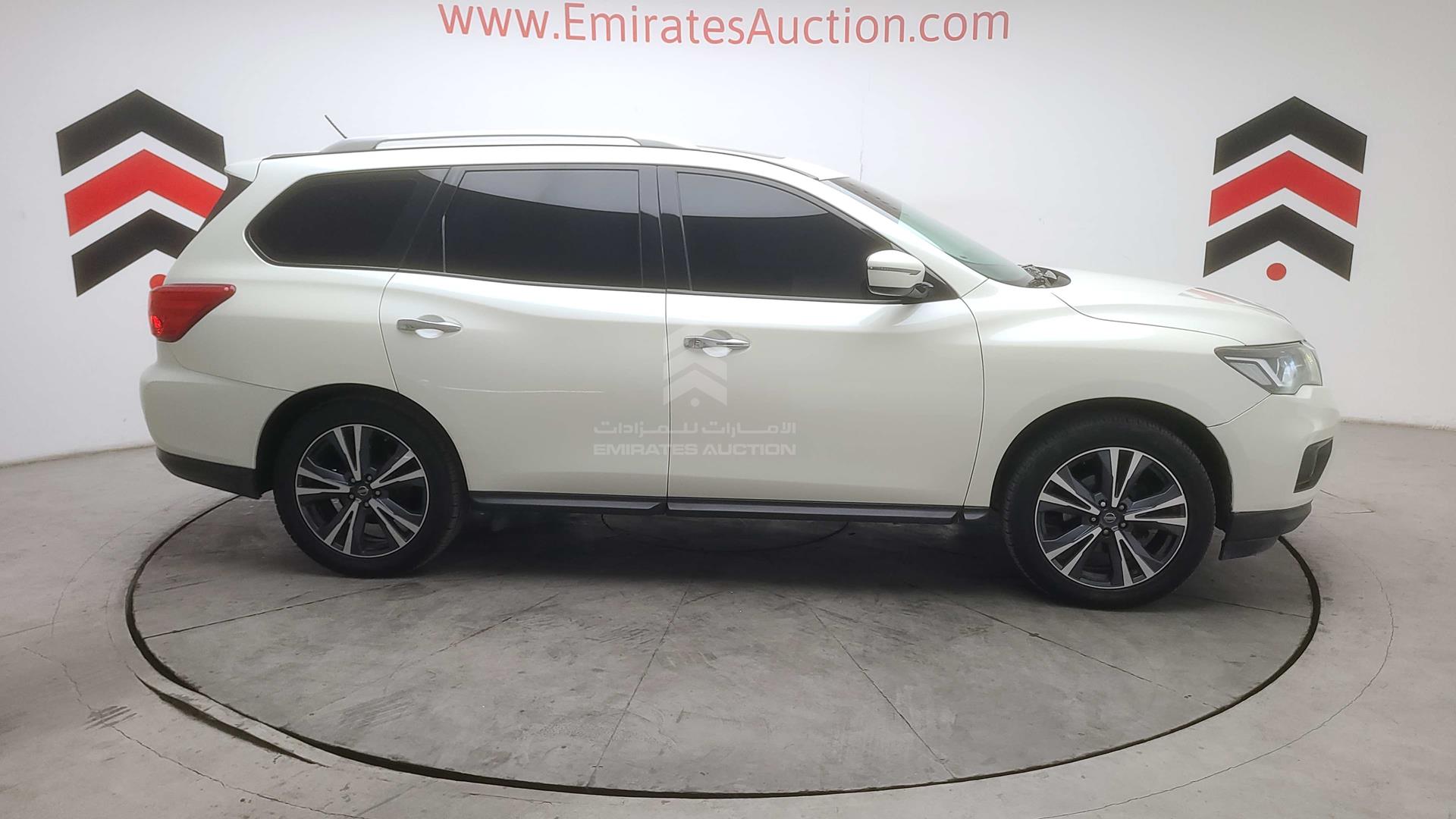 2018 NISSAN PATHFINDER VIN: 5N1DR2M57JC623801