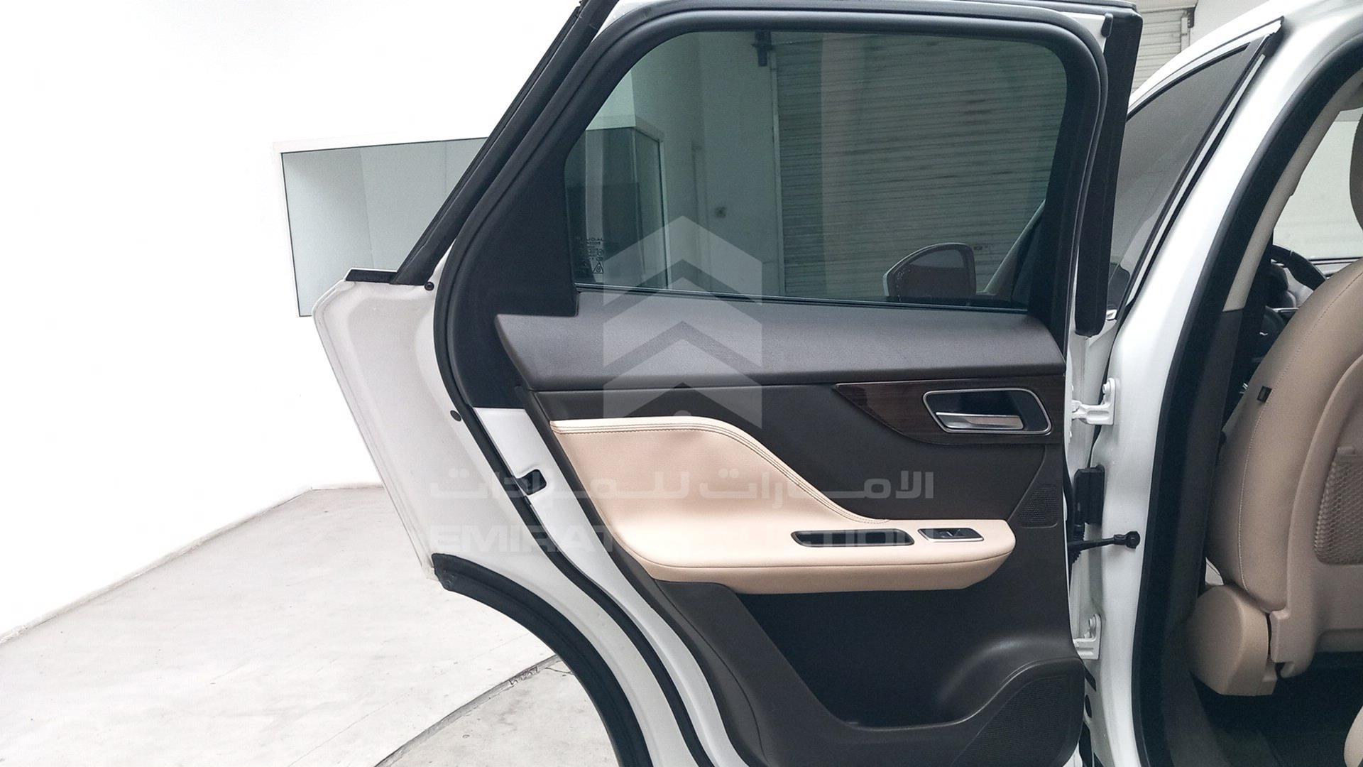 2018 JAGUAR F-PACE VIN: SADCA2BX6JA277882