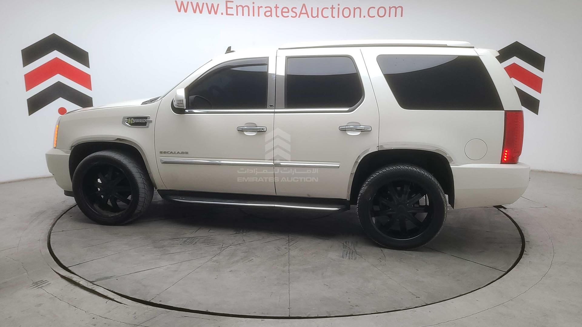 2011 CADILLAC ESCALADE VIN: 1GYS3EEJ1BR157902