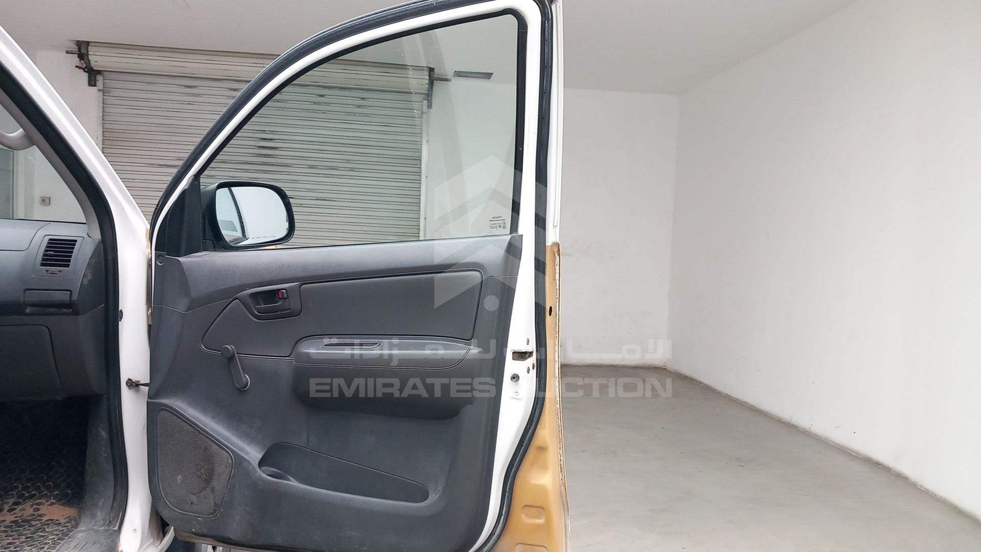 2013 TOYOTA HILUX VIN: MR0FX22G0D1359913