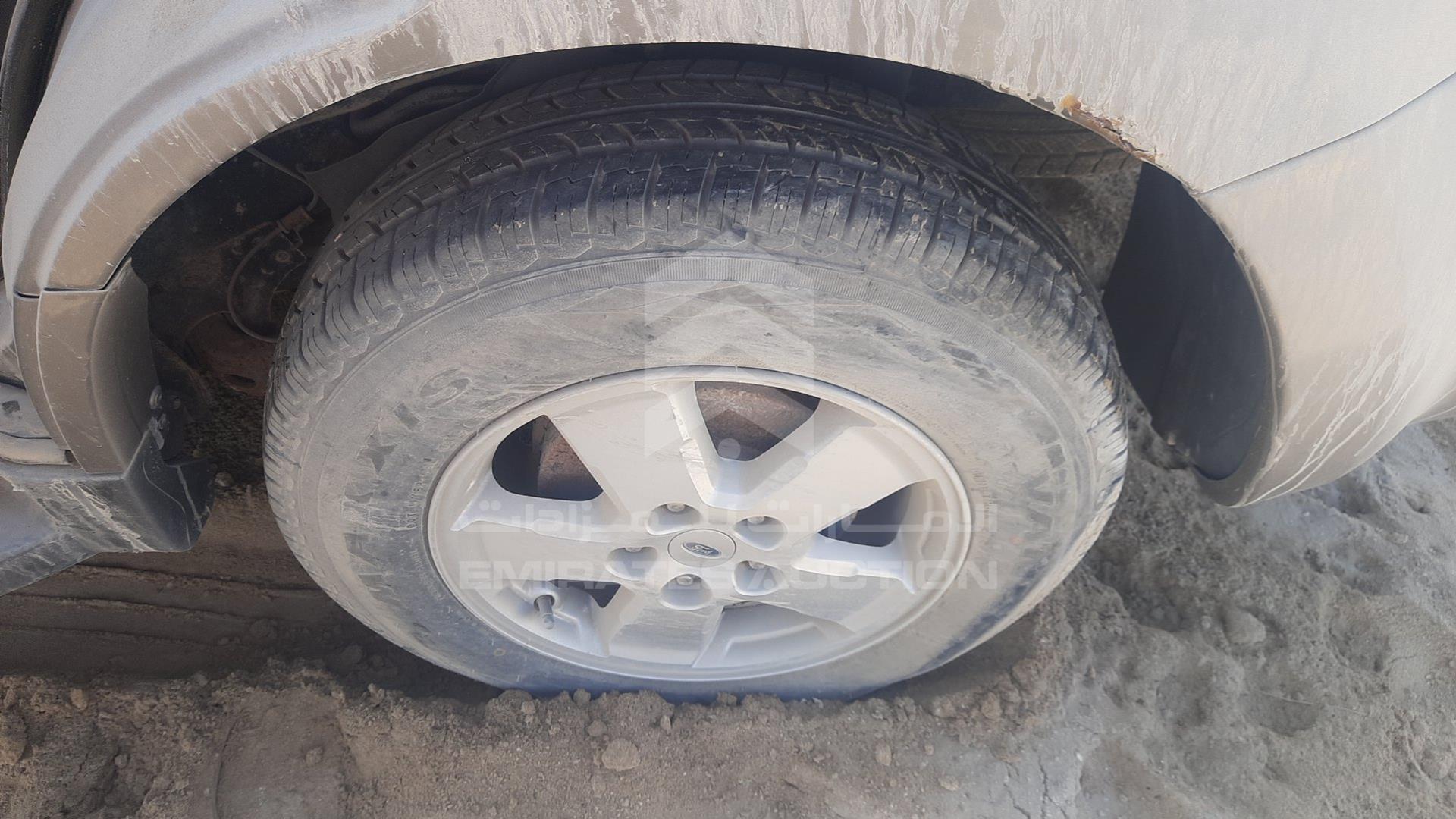2008 FORD ESCAPE VIN: 1FMCU92148KA58989