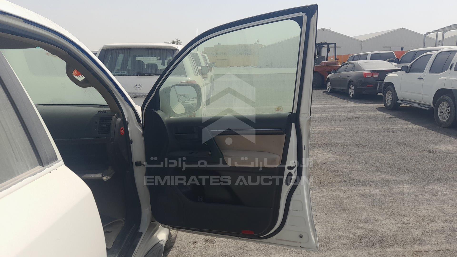 2011 TOYOTA LAND CRUISER VIN: JTMHU09J6B5052743