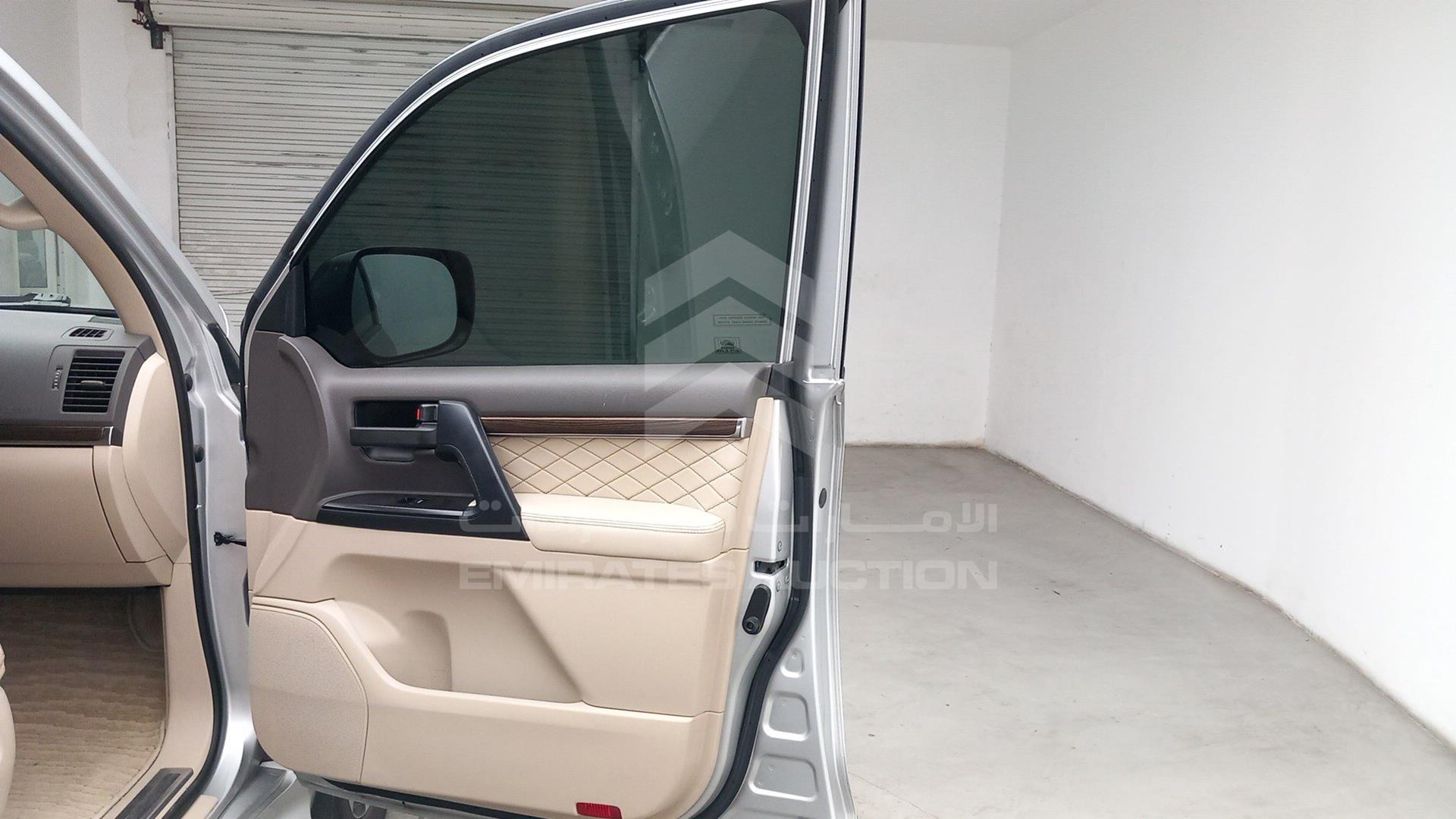 2019 TOYOTA LAND CRUISER VIN: JTMHX01J6K4189139