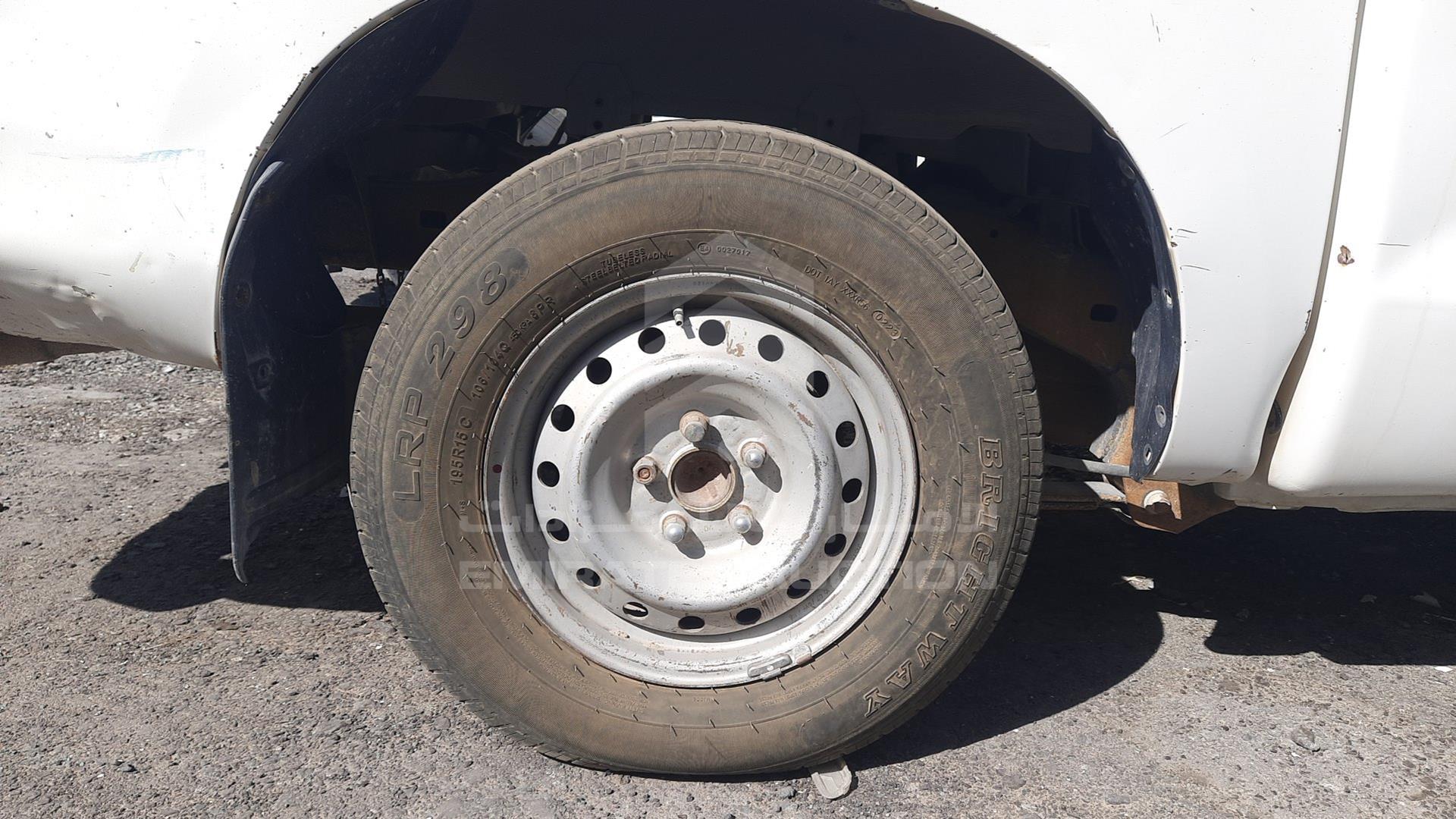 2008 TOYOTA HILUX VIN: MR0EX12G582014981