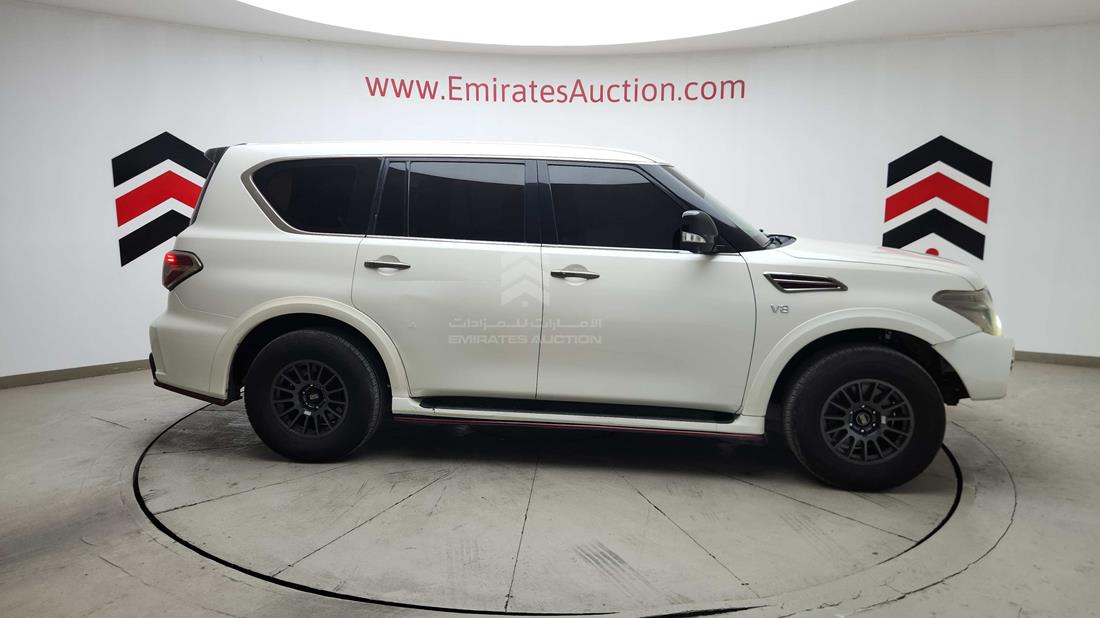 2014 Nissan Patrol — Right Full View — Photo 39