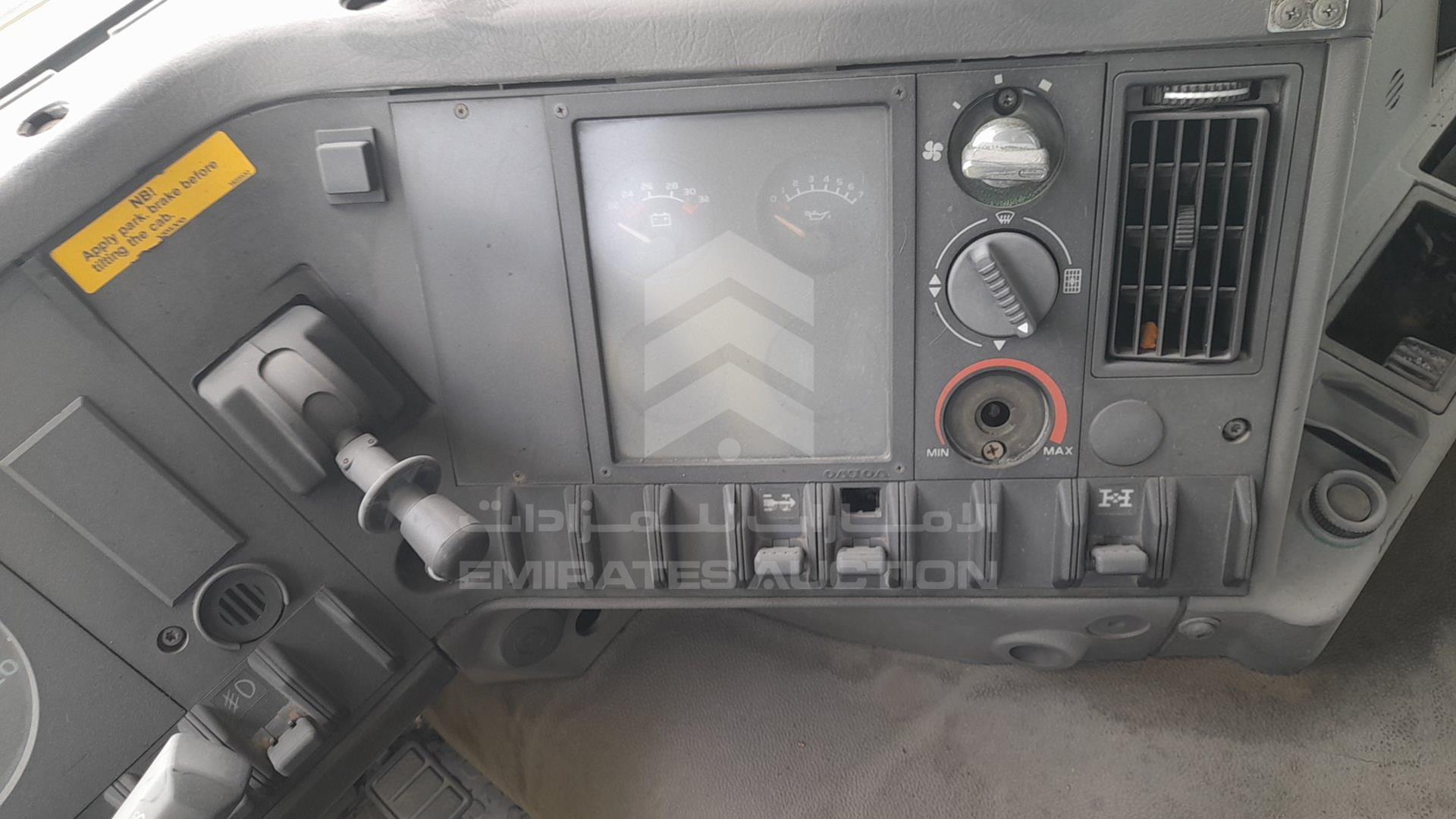 0 VOLVO FL 10 VIN: YV2F4C1G5WA281992