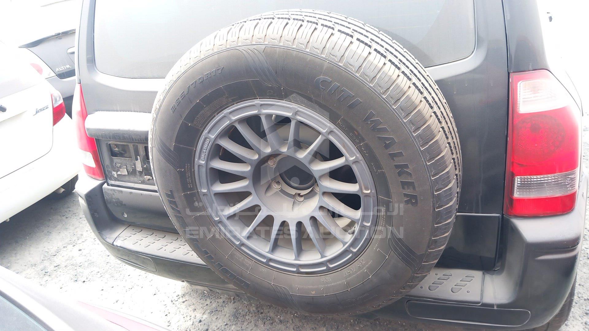 2003 MITSUBISHI PAJERO VIN: JMYMRV63W3J706395