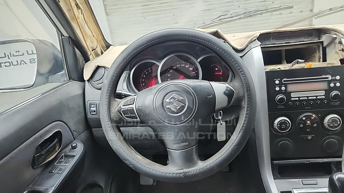 2007 Suzuki Grand Vitara — Steering & Mounted Controls — Photo 13