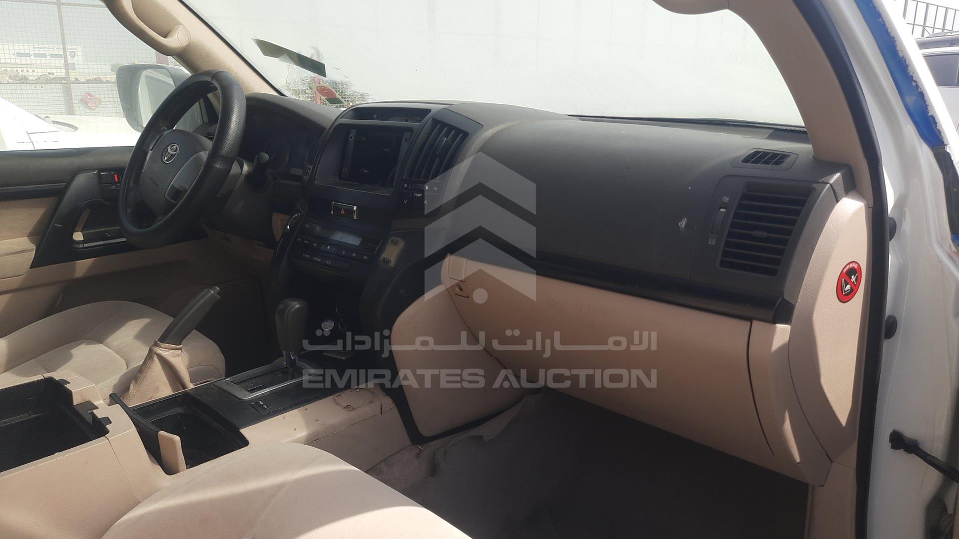 2013 TOYOTA LAND CRUISER VIN: JTMDU09J7D4064147