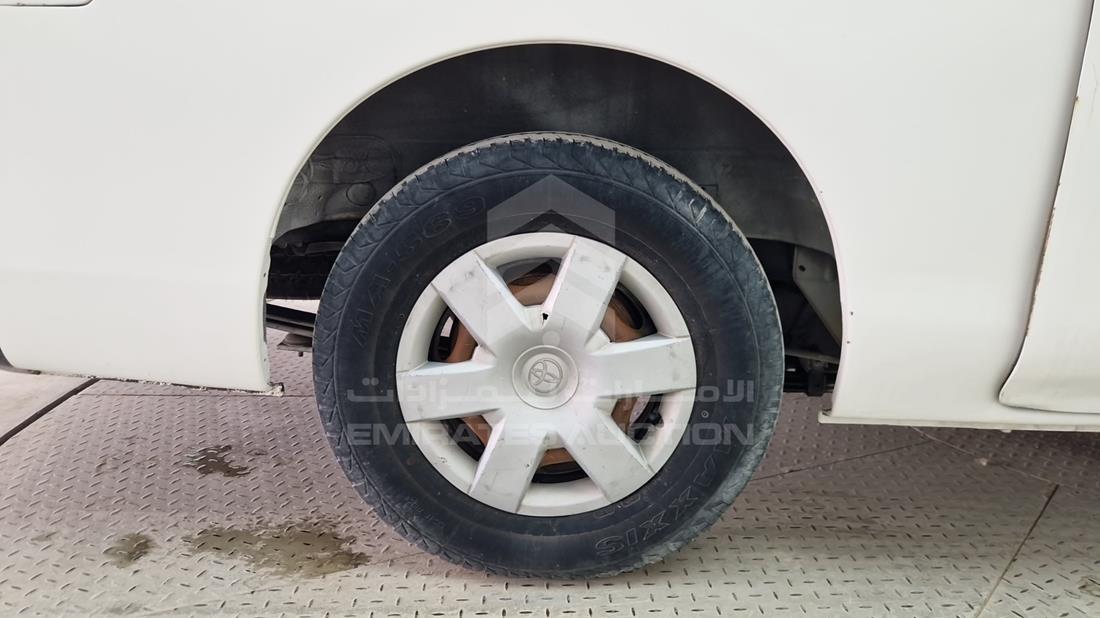 2014 Nissan Urvan — Rear Right Tyre — Photo 25