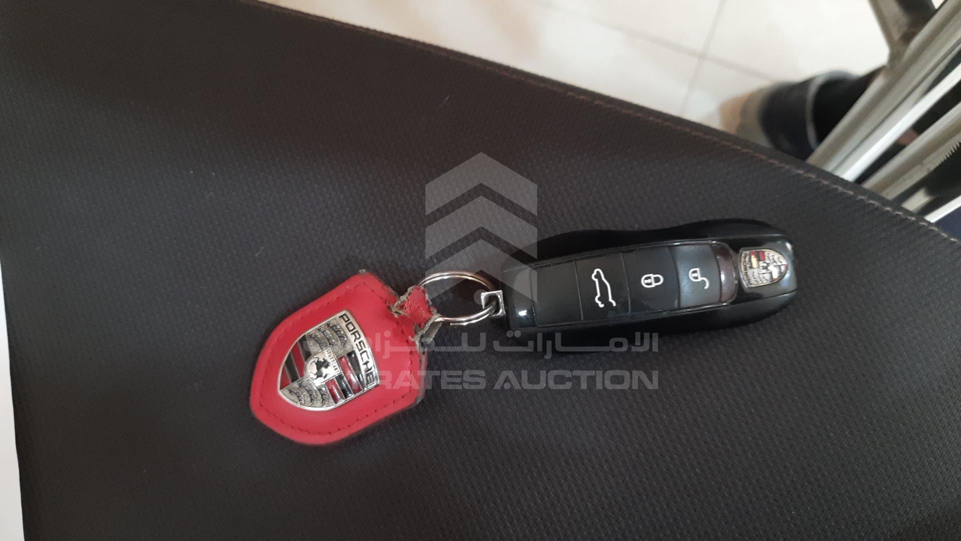 2014 PORSCHE CAYENNE GTS VIN: WP1ZZZ92ZELA70989