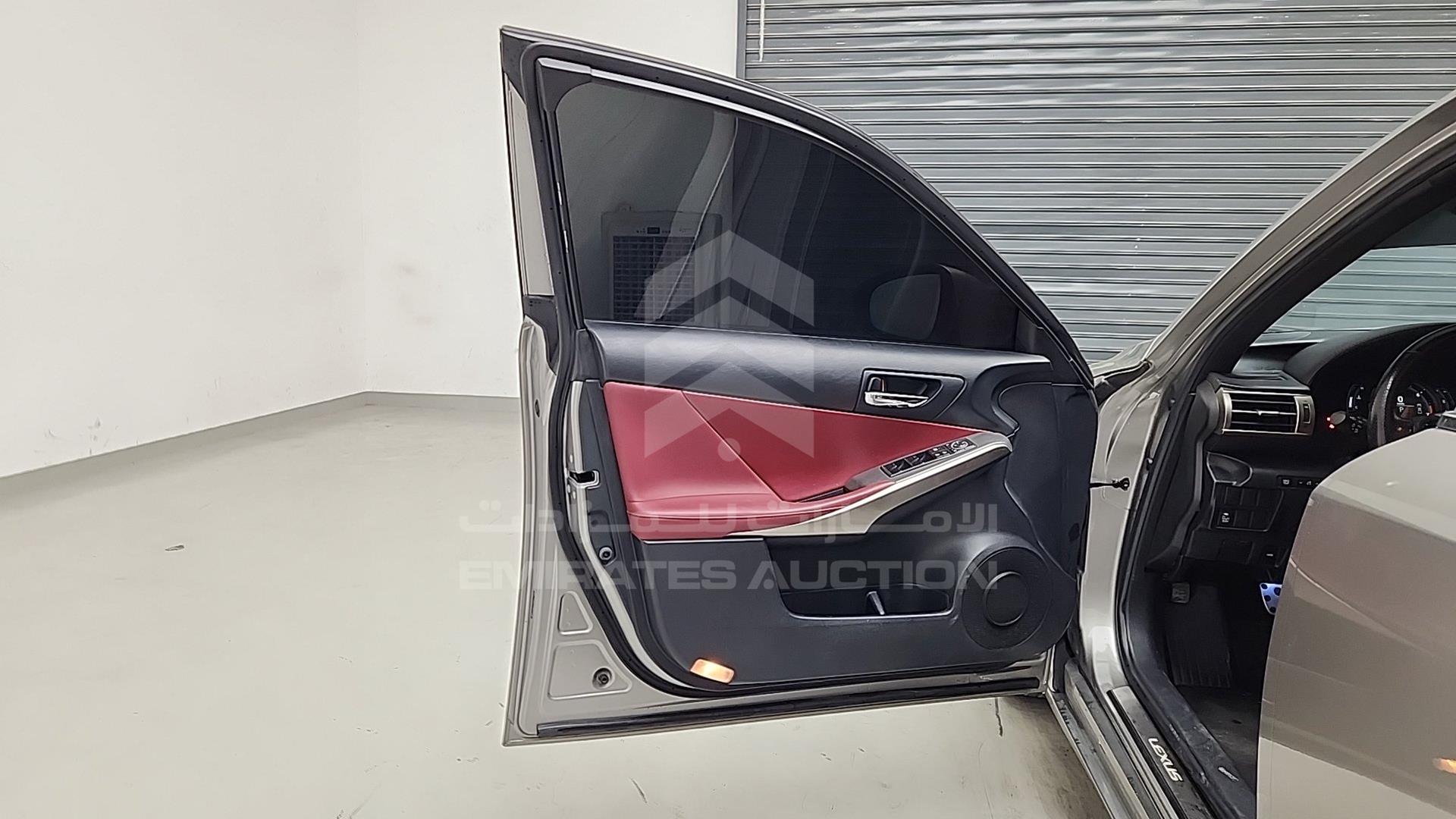 2016 LEXUS IS300 VIN: JTHCM1D23G5013307
