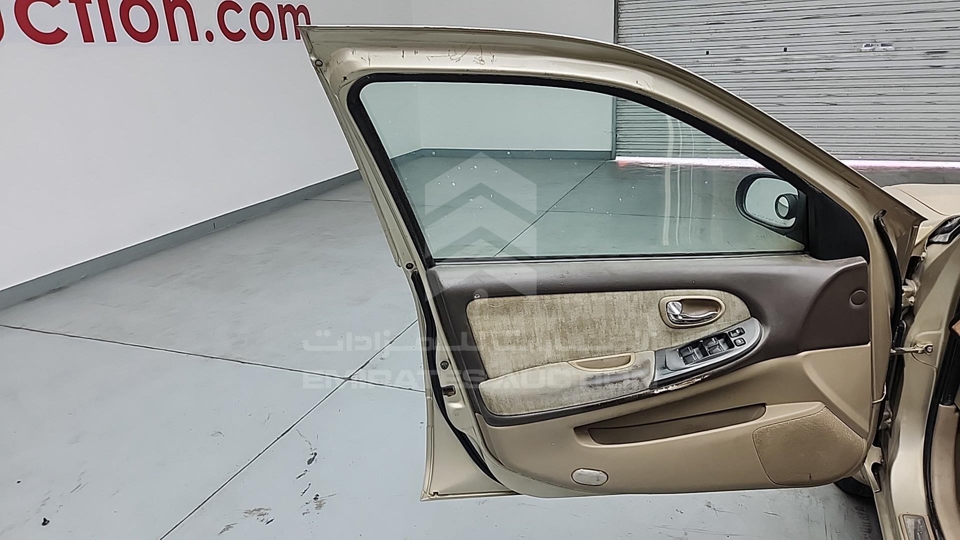 2002 NISSAN MAXIMA VIN: JN1CA31SX2T574847
