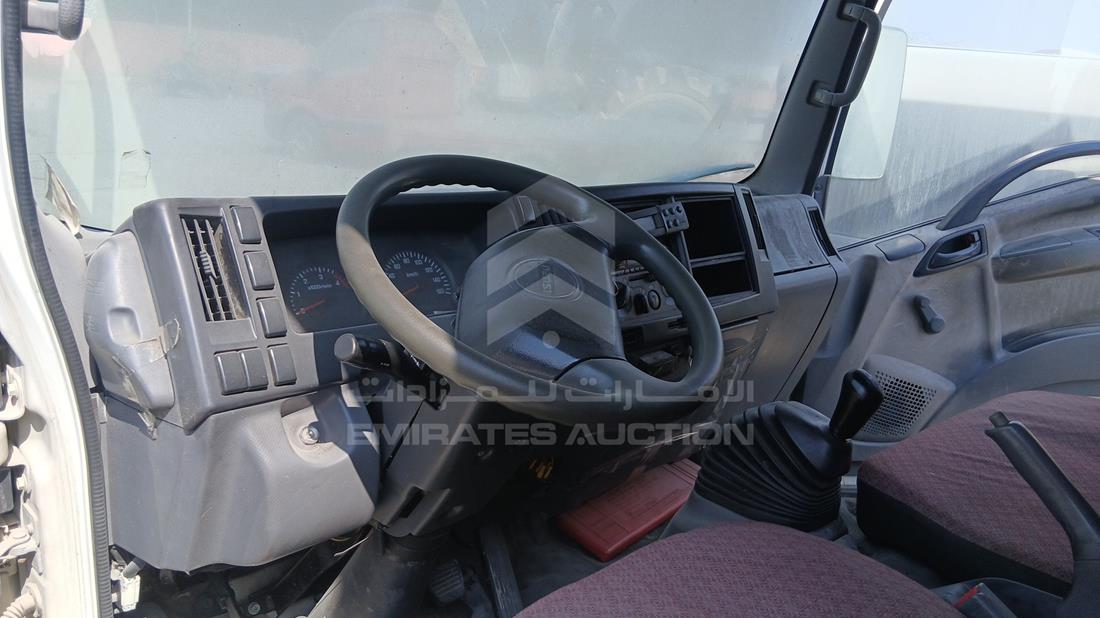 2014 Isuzu NMR — Front Left Driver Dashboard View — Photo 11