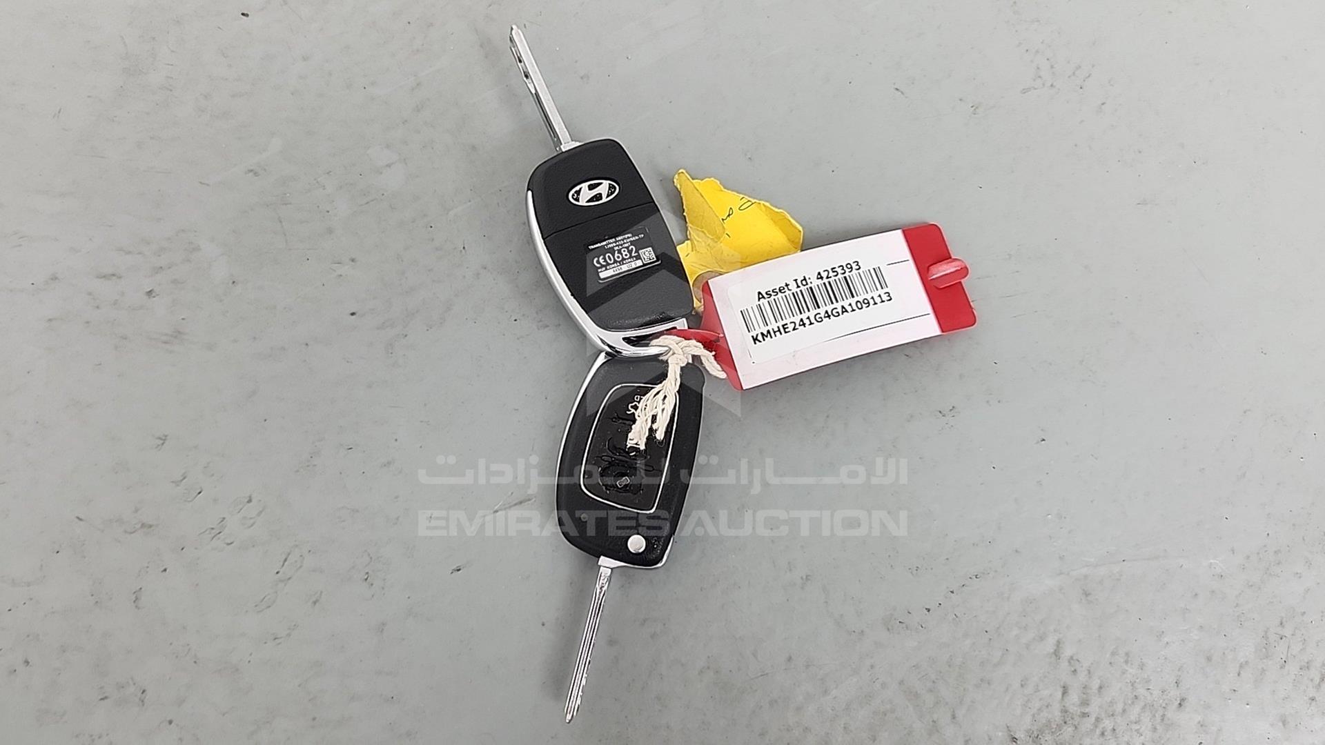 2016 HYUNDAI SONATA VIN: KMHE241G4GA109113